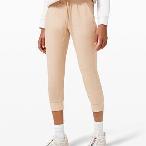 Ready to Rulu Jogger Crop - 
READY TO RULU JOGGER CROP
Heathered Cafe Au Lait